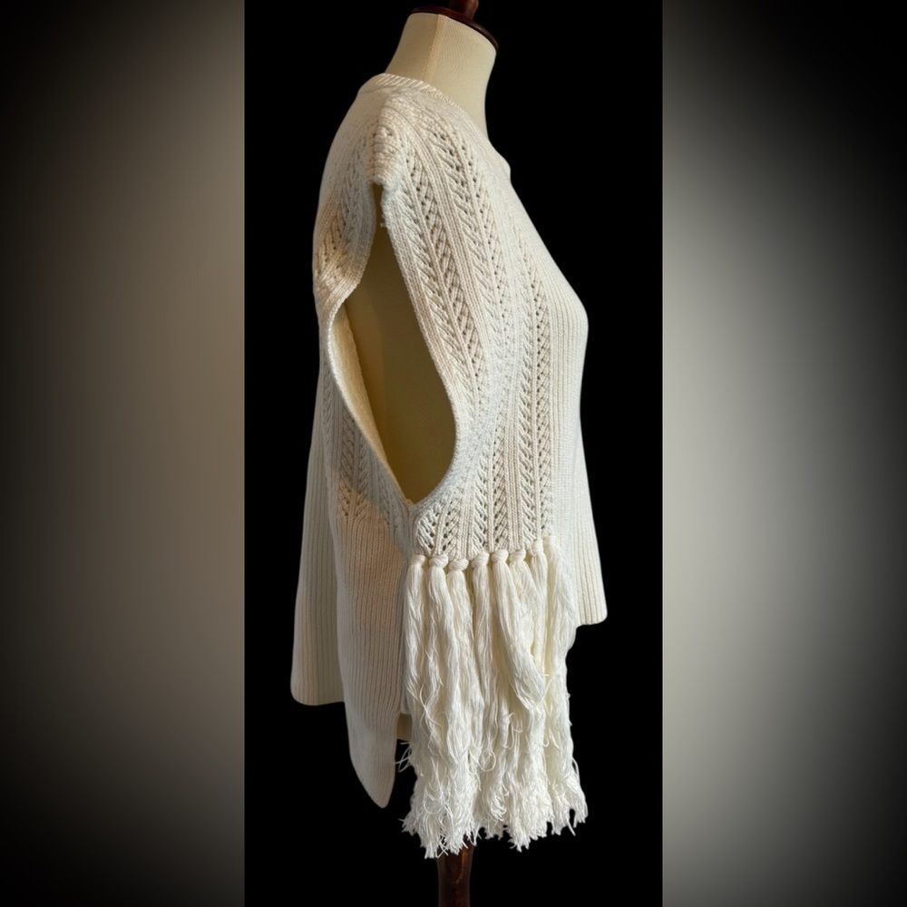 By Anthropologie Ivory Fringe-Trim Crewneck Sleeveless Sweater Size One Size L - Picture 3 of 8